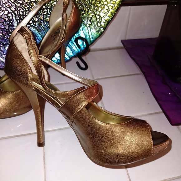 👠Carlos Santana👠'BELIEVE' Patent Leather high Heels - Picture 3 of 6